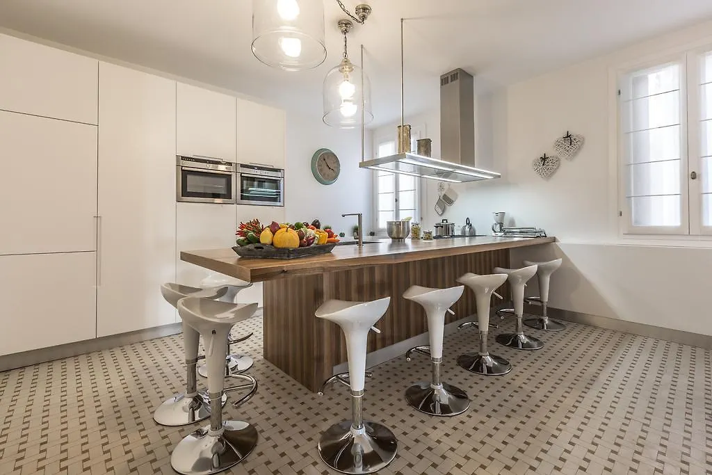 Palazzina Canal Apartment Venice